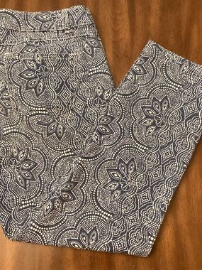 Signature 1 Studio Ladies Blue Print Capri Crop Pants Size 10